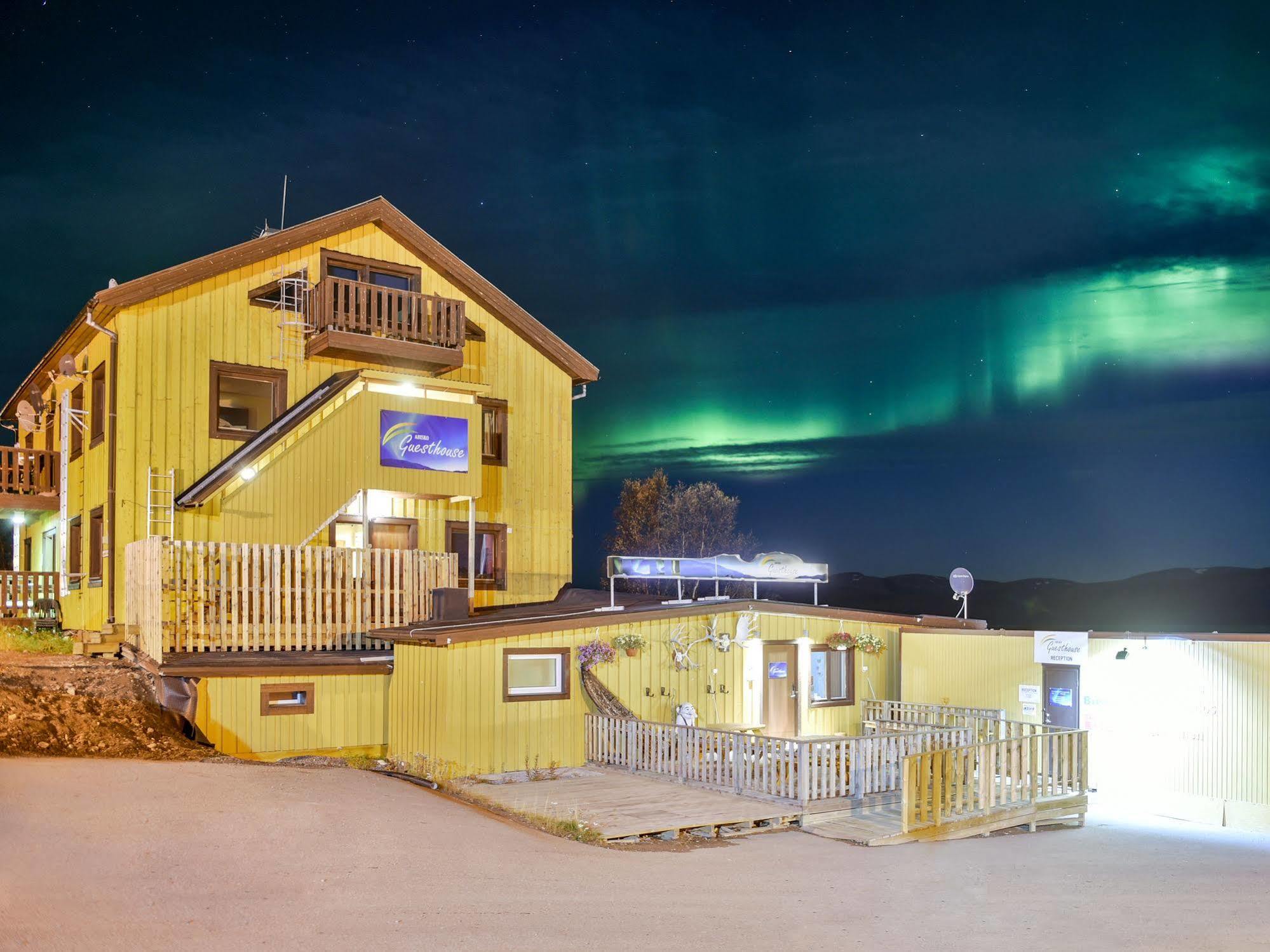 Abisko Guesthouse & Activities Exterior foto